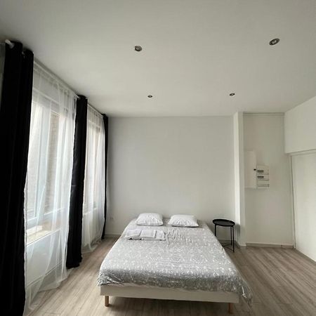 Peacefull, Face A La Cathedrale Apartment Реймс Екстериор снимка